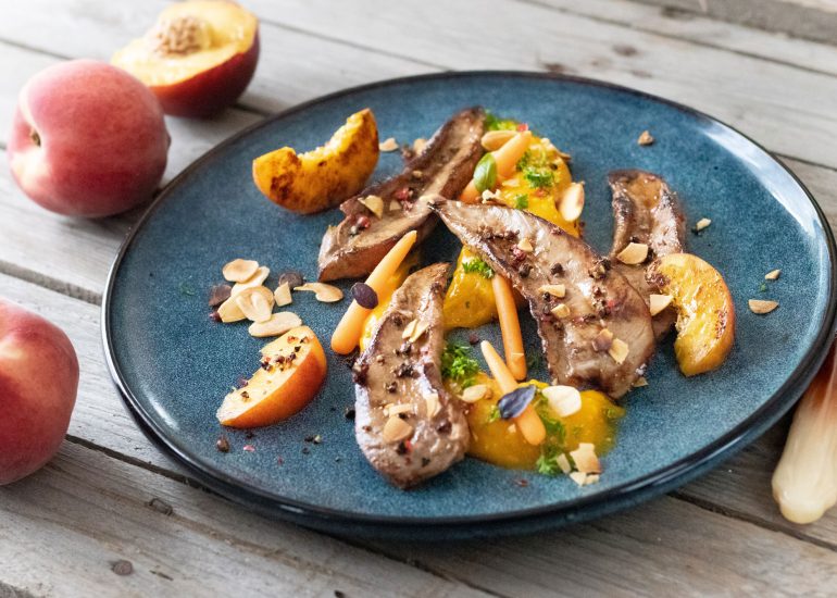 Recette d'aiguillettes de canard fermier des Landes et purée de carottes et pêches rôties