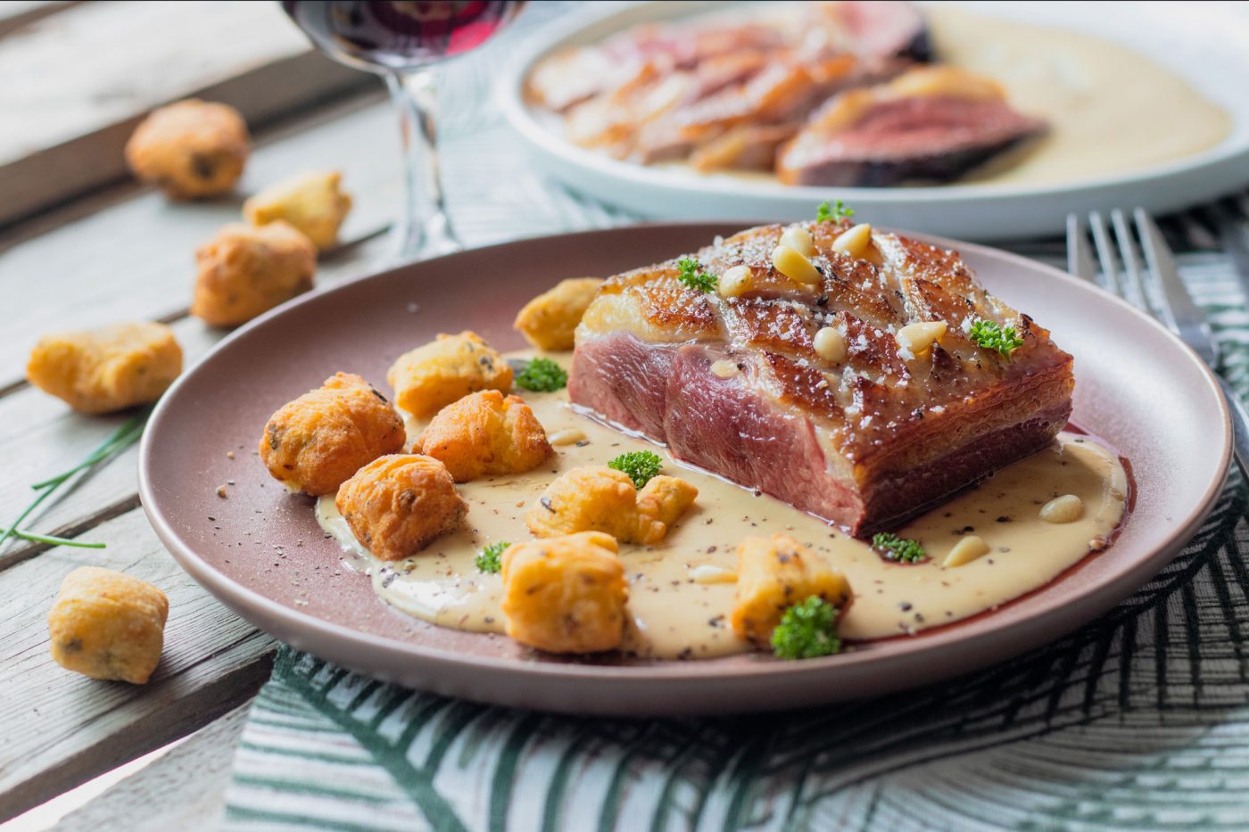 Recette de magret de canard fermier des Landes et sa sauce poivrée au foie gras