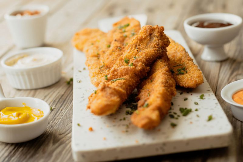Recette facile d'aiguillettes panées et leurs 5 sauces
