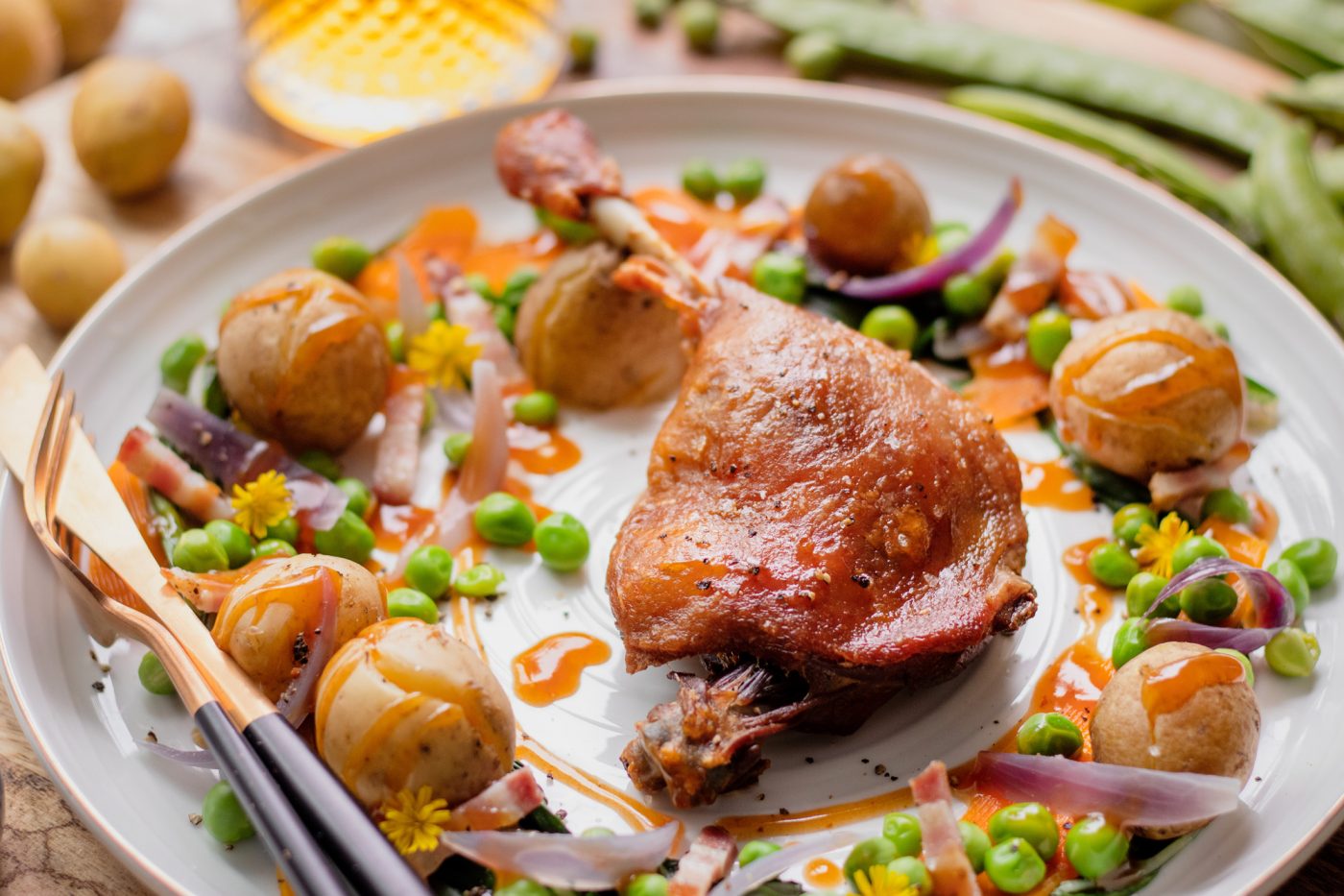 Recette de cuisses confites de canard fermier des Landes et légumes de saison
